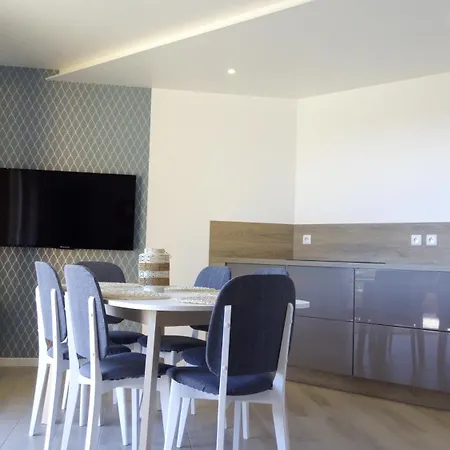 Valcros Paradis بيت للعطل *