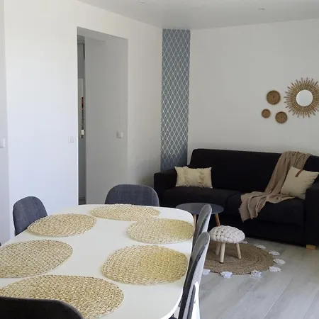 Valcros Paradis بيت للعطل *